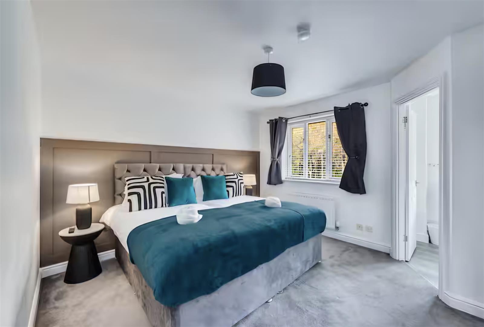 Bickleigh Crescent, Furzton, Milton Keynes